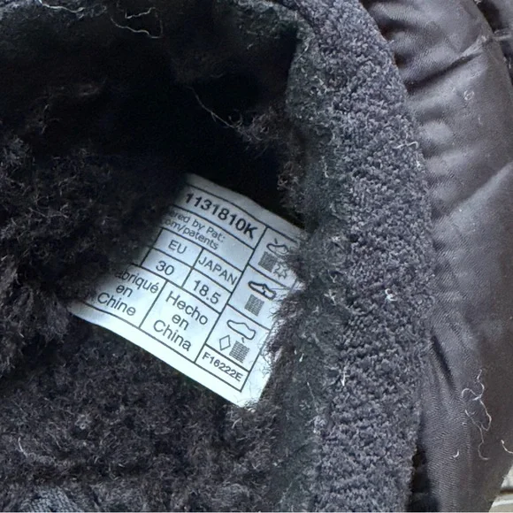 UGG Black Kids Slippers - Picture 7 of 7